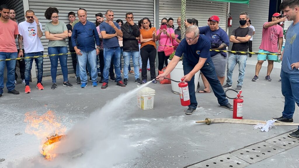 Curso de Brigada de Incêndio em Camelódromo