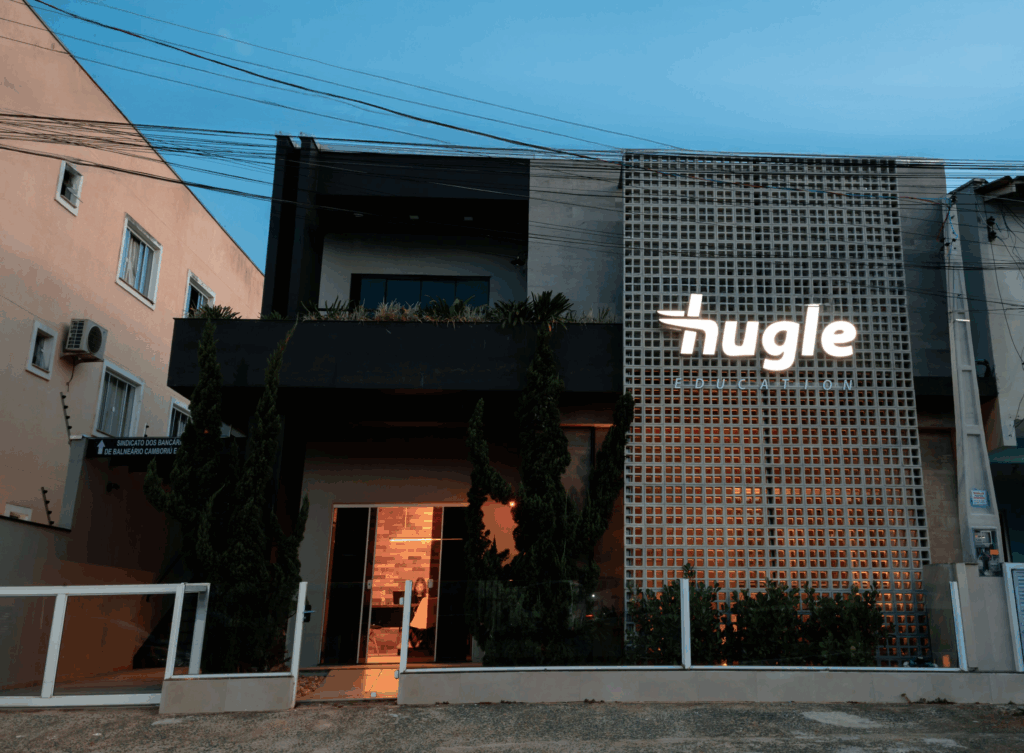 Escola de Inglês | Hugle Balneário Camboriú